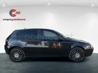 Usado Alfa Romeo 147 Distinctive 150 CV (110 kW) 2002 Negro Utilitario