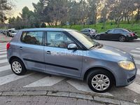 Usado Skoda Fabia Active 60 CV (44 kW) 2010 Azul Berlina