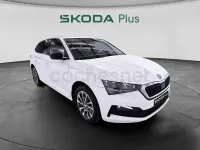 Usado Skoda Scala Style 115 CV (84 kW) 2021 Blanco Utilitario