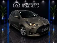 Usado Toyota Yaris Hybrid Active 116 CV (85 kW) 2025 Marrón Utilitario