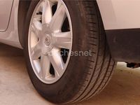 Usado Renault Laguna III Expression 140 CV (102 kW) 2010 Gris / plata Berlina