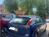 Usado Ford Focus Trend 100 CV (73 kW) 2006 Azul Berlina