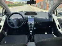 Occasion Toyota Yaris Luna 87 PK (63 kW) 2007 Grijs Hatchback