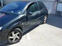 Usado Peugeot 206 110 CV (80 kW) 2004 Negro Berlina