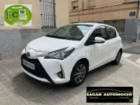 Begagnad Toyota Yaris 111 HK (81 kW) 2017 Blå Sedan