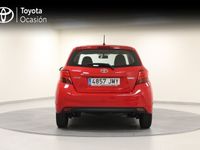 Usado Toyota Yaris Active 100 CV (73 kW) 2016 Rojo