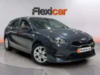 Usado Kia Ceed 136 CV (100 kW) 2023 Gris Utilitario