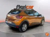 Usado Dacia Sandero Essentiel 91 CV (66 kW) 2021 Naranja Berlina