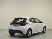 Usado Toyota Yaris Hybrid Active 116 CV (85 kW) 2021 Blanco Berlina