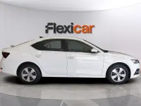 Usado Skoda Octavia Ambition 150 CV (110 kW) 2022 Blanco Berlina
