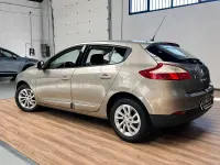 Usado Renault Mégane Dynamique 110 CV (80 kW) 2013 Beige Berlina