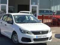 Usado Peugeot 308 Access 100 CV (73 kW) 2018 Blanco Berlina