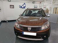 Usado Dacia Sandero Stepway 85 CV (62 kW) 2012 Marrón Berlina