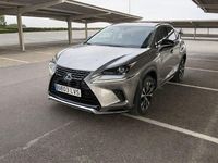 Usado Lexus NX300h 197 CV (144 kW) 2022 Gris / plata SUV