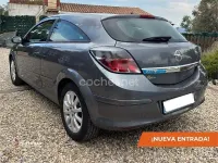 Usado Opel Astra GTC Enjoy 105 CV (77 kW) 2006 Gris / plata Berlina