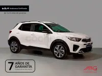 Usado Kia Stonic GT-Line 100 CV (73 kW) 2025 Blanco SUV