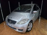 Usado Mercedes A180 Avantgarde 109 CV (80 kW) 2008 Gris / plata Monovolumen