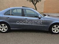 Usado Mercedes E270 Avantgarde 170 CV (125 kW) 2004 Azul Familiar