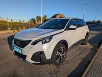 Usado Peugeot 5008 Allure 120 CV (88 kW) 2018 Blanco SUV