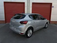 Usado Dacia Sandero Expression 91 CV (66 kW) 2023 Gris Utilitario