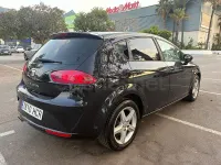 Usado Seat Leon Reference 105 CV (77 kW) 2011 Negro Utilitario