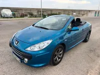 Usado Peugeot 307 CC 110 CV (80 kW) 2006 Azul Descapotable