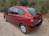 Usado Citroën Xsara Picasso Exclusive 110 CV (80 kW) 2009 Rojo Monovolumen