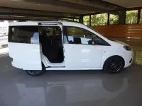 Usado Ford Tourneo Sport 101 CV (74 kW) 2021 Blanco Van