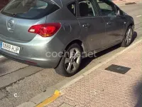 Usado Opel Astra Enjoy 115 CV (84 kW) 2012 Gris / plata Berlina