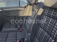 Usado VW Touran Sport 140 CV (102 kW) 2012 Negro Monovolumen