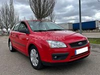 Usado Ford Focus Ghia 109 CV (80 kW) 2006 Rojo Berlina