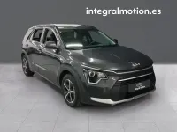 Usado Kia Niro 141 CV (103 kW) 2024 Gris SUV