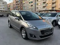 Usado Peugeot 5008 120 CV (88 kW) 2016 Gris Monovolumen