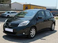 Usado Toyota Yaris City 69 CV (50 kW) 2012 Negro Utilitario