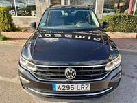 Käytetty VW Tiguan Life 150 HP (110 kW) 2021 Musta Katumaasturi