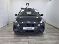 Usado Hyundai i10 67 CV (49 kW) 2021 Gris Utilitario