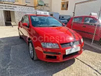 Usado Fiat Stilo Dynamic 103 CV (75 kW) 2005 Rojo Berlina