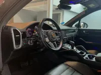 Usado Porsche Cayenne 462 CV (339 kW) 2022 Gris / plata SUV