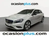 Usado Mercedes A180 Urban 109 CV (80 kW) 2014 Gris plata Utilitario
