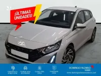 Usado Hyundai i20 101 CV (74 kW) 2025 Gris Utilitario