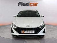 Usado Hyundai i20 101 CV (74 kW) 2024 Blanco Berlina