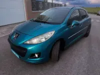 Usado Peugeot 207 68 CV (50 kW) 2014 Azul Descapotable