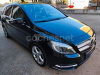 Usado Mercedes B180 122 CV (89 kW) 2013 Negro Monovolumen