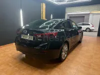 Begagnad Mazda 3 Luxury 120 HK (88 kW) 2015 Svart Sedan