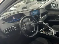 Usado Peugeot 3008 Active 130 CV (95 kW) 2021 Blanco SUV