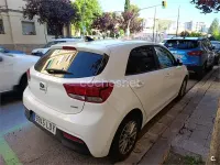 Usado Kia Rio 100 CV (73 kW) 2020 Blanco Berlina
