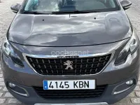 Usado Peugeot 2008 Allure 110 CV (80 kW) 2017 Gris / plata SUV