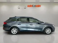 Usado Seat Leon Style 110 CV (80 kW) 2022 Gris / plata Familiar