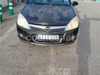 Usado Opel Astra Cosmo 120 CV (88 kW) 2009 Negro Berlina