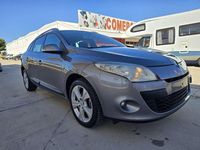 Usado Renault Mégane GrandTour Dynamique 110 HP (80 kW) 2012 Cinzento Carrinha